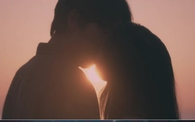 チョン・ウソン、シン・ヒョンビン、ときめく初キス。恋人として新しいスタート
