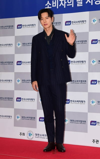 [TEN포토]박해진 '완벽한 수트핏'