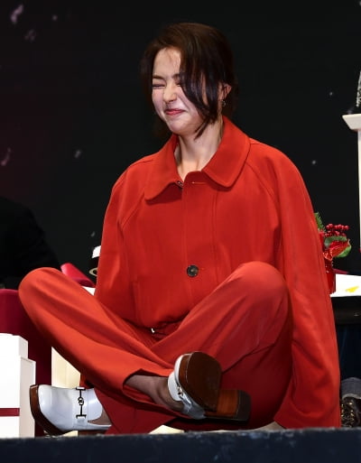 [TEN포토]이하늬 '공중부양'