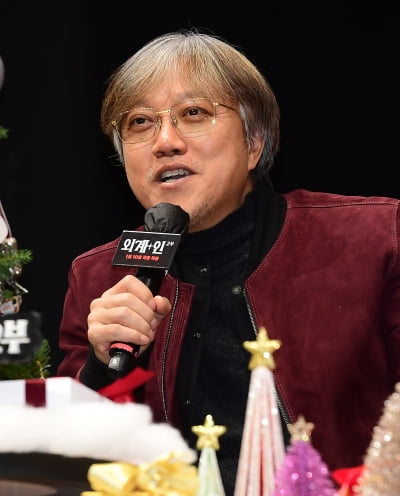 [TEN포토]최동훈 감독 '외계인 2부 기대하세요'