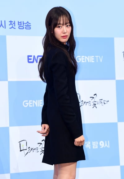 [TEN포토]이주명 '뒤돌아 보면 심쿵'