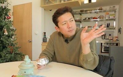 Daeho Kim, has he already lost his hair? I checked the hair thickness on the top of my head and was embarrassed.
