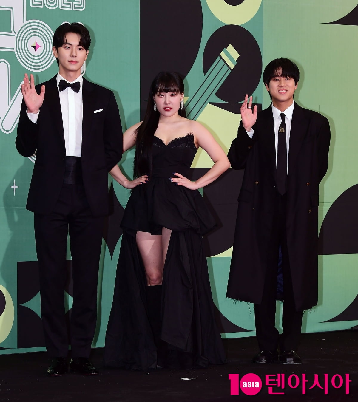 [TEN포토] 이은지 '이채민-이무진 사이에 행복해'