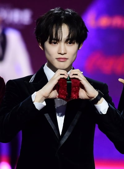 [TEN포토]NCT드림 천러 '내가 크리스마스 선물'