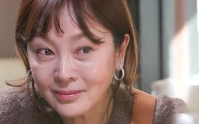 Lee Seung-yeon's mother says the reason she abandoned her 4-year-old daughter was because of her husband.