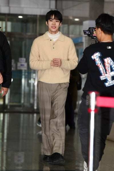 [TEN포토]NCT 도영 '화려한 입장'