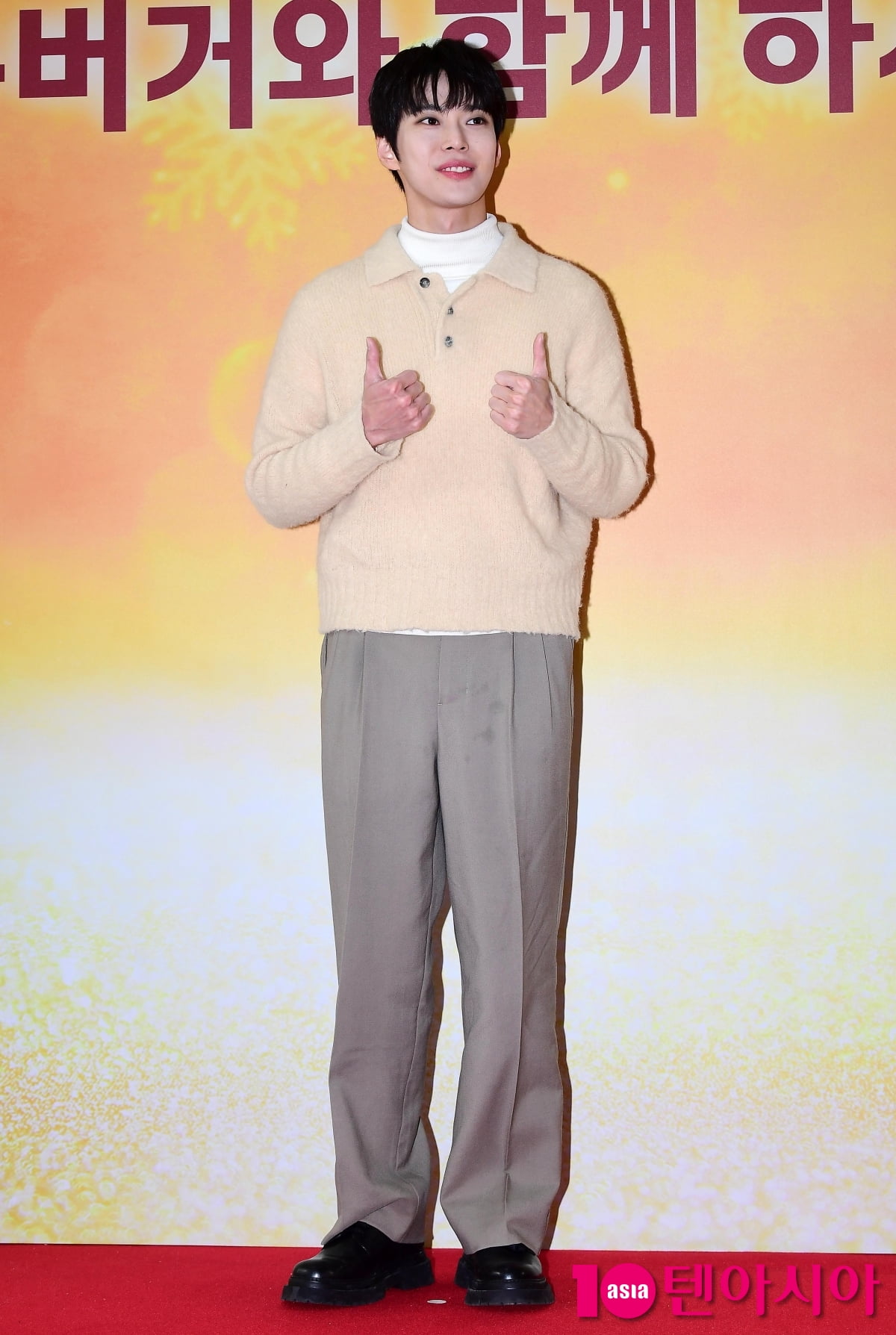 [TEN포토]NCT 도영 '멋짐에 엄지척'