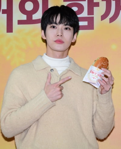 [TEN포토]NCT 도영 '너무 잘생긴 모델'