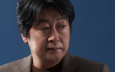 '노량' 김윤석, "나의 죽음을 알리지 마라, 이순신 장군의 유언을 내가 하다니"[TEN인터뷰]