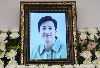 [TEN포토]故 이선균 빈소, 미소만 남기고
