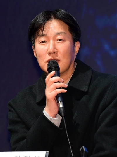 [TEN포토]이정섭 감독 '시청율 두자릿수 나왔으면...'