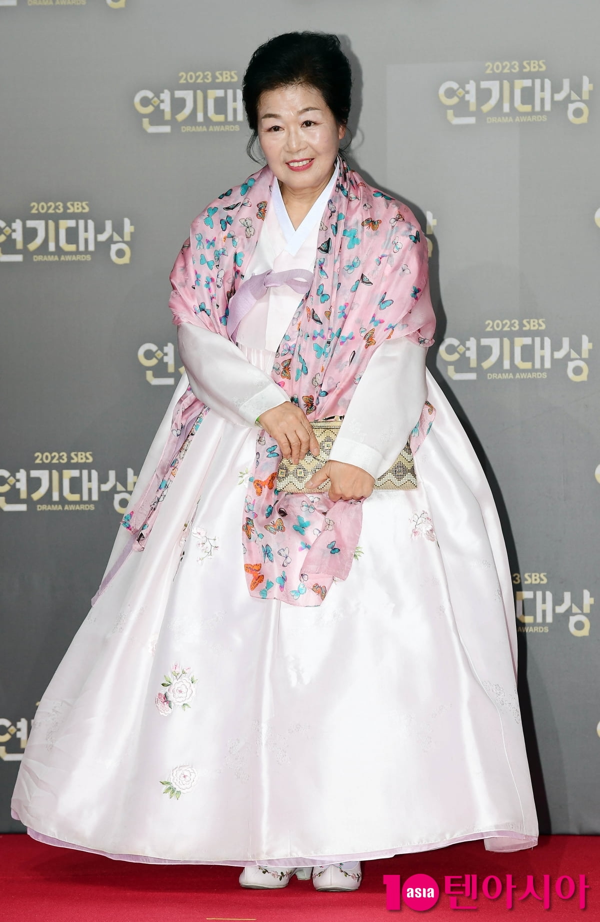[TEN포토]변중희 '곱게 한복 입고'