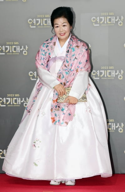 [TEN포토]변중희 '곱게 한복 입고'