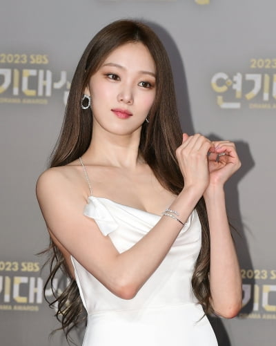 [TEN포토]이성경 '귀요미 하트'