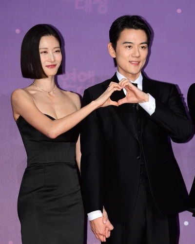 [TEN포토]이현이-홍성기 부부 '비주얼 부부'