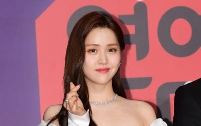 '동네멋집' 김지은, 신인상 "배우 말고 다른 모습 보여줄 수 있어 좋아"[2023 SBS 연예대상]
