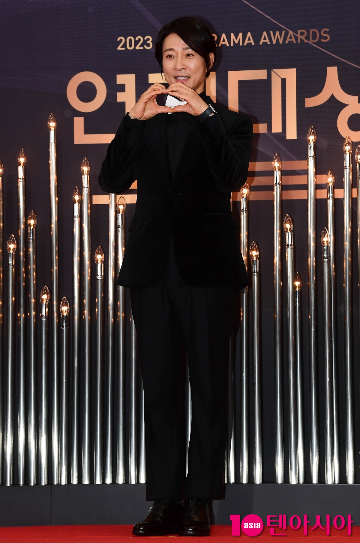 [TEN포토]최수종 '강감찬 장군의 러블리 하트'