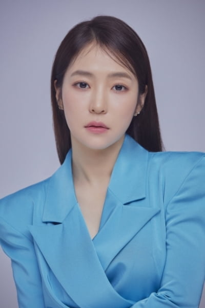 Hongja breaks up with her agency representative
