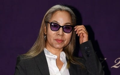 Insooni, “A charm that will appeal to people in their 20s and 30s? She's the age of a grandmother, but she's taking on a challenge”