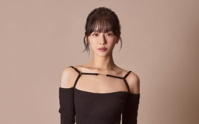 高級シルカットを着たパク・キュヨン、「イカゲーム2」で「ネットフリックス娘」認証