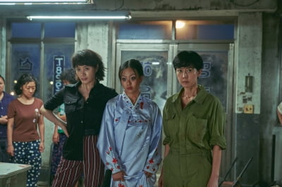 「密輸」キム・ヘス・ヨム・ジョンア、女性ツトップ夏大作成功予感