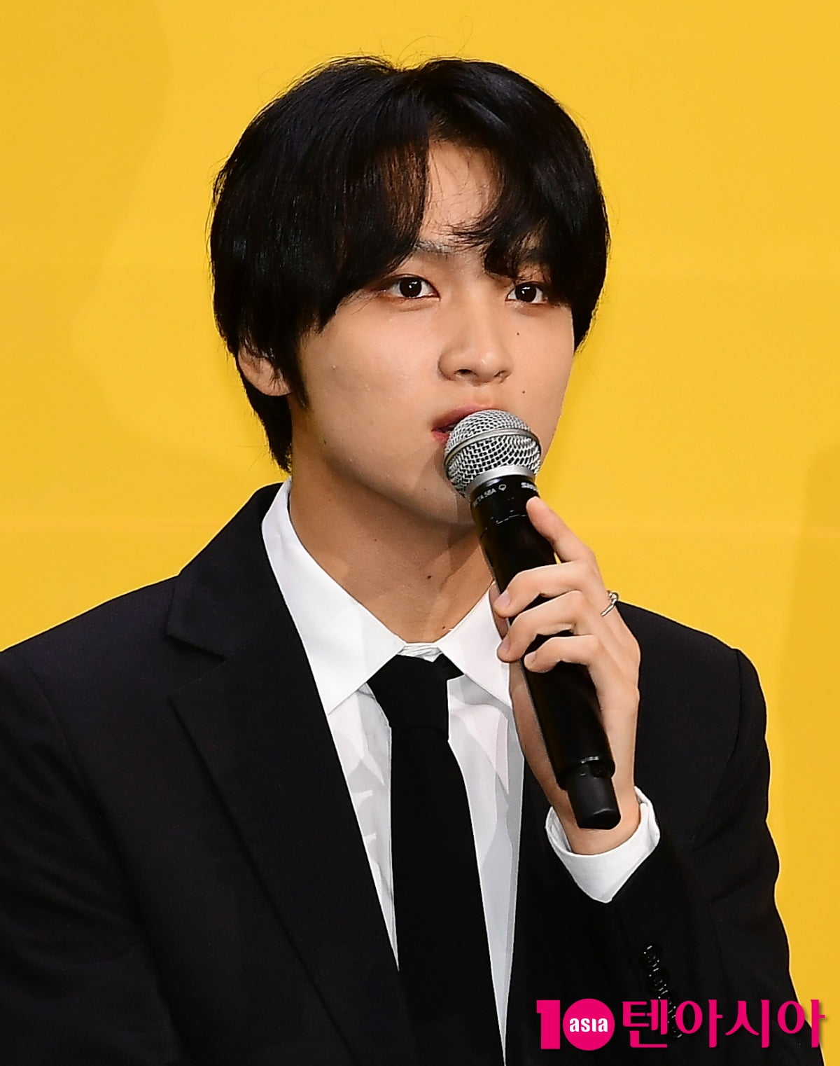 NCTヘチャン、肩の痛みで「ファンミーティング・「人気歌謡」不参加」