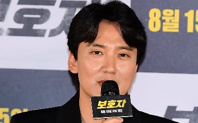 「保護者」キム・ナムギル、「新人監督チョン・ウソン、現場から逃げる隅はなかった」