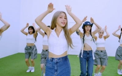 「ダンダン」でカムバックママム+、自由奔放エネルギー「2023ウサギダンス」予告