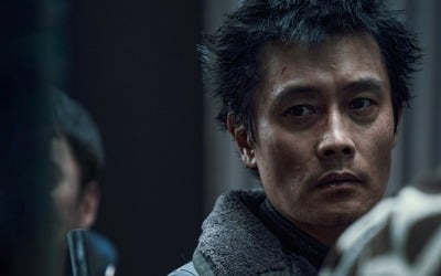 イ・ビョンホン、堅実な傑作「コンクリートユートピア」が誕生