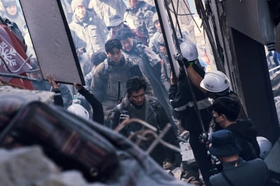 「コンクリートユートピア」セットを こうやって作った