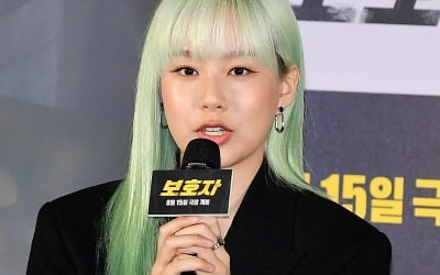 パク・ユナ、所属事務所の資金難で専属契約を解除する