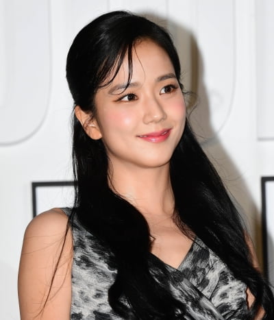 블랙핑크 지수, 회사 설립 아닌 '친오빠 유산균 회사' 이적으로 얻을 실리[TEN피플]