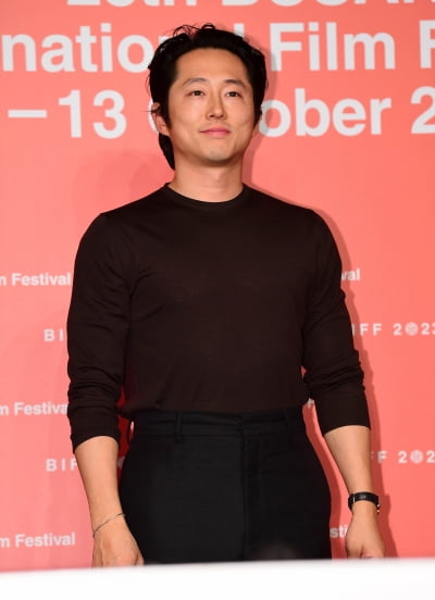 Steven Yeun won the U.S. Golden Globe Award for Best Actor in a TV One-act Drama.