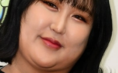 Transgender Pung ja, the meaning of 'Female Rookie Award' for crossing the sexual minority threshold