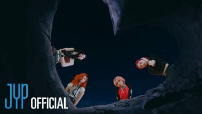 ITZY, 'Mr. Vampire 'ミュージックビデオベールを脱いだ
