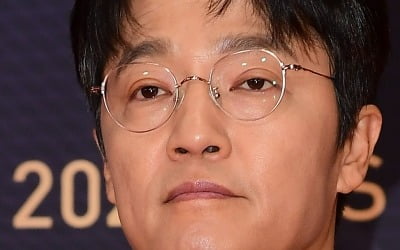 조한철, 데뷔 25년만 트로피 영광…2023년 뜻깊은 마무리