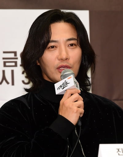 [TEN포토]진구 '누릉지 먹으면서 명산을 보며 자연에 감사한 시간'