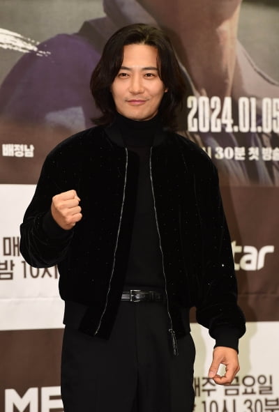 [TEN포토]진구 '장발도 찰떡이네'