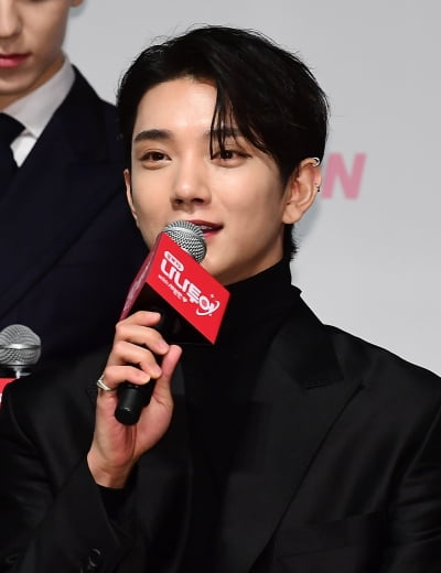 [TEN포토]세븐틴 조슈아 '행복했던 이탈리아~'