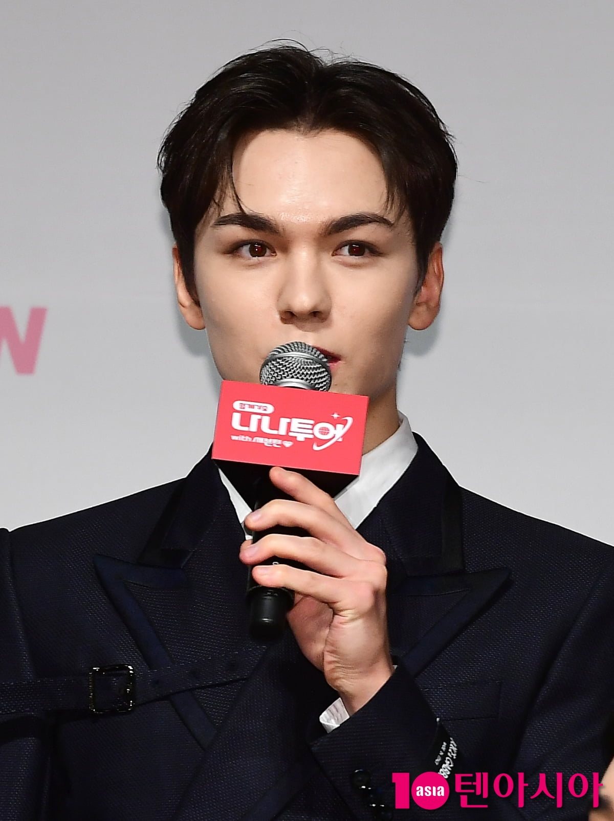 [TEN포토]세븐틴 버논 '본방사수'