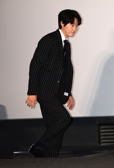 [TEN포토]류준열 '언론시사회는 긴장되네'