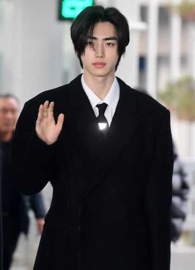 [TEN포토]엔하이픈 성훈 '샤프한 비주얼'