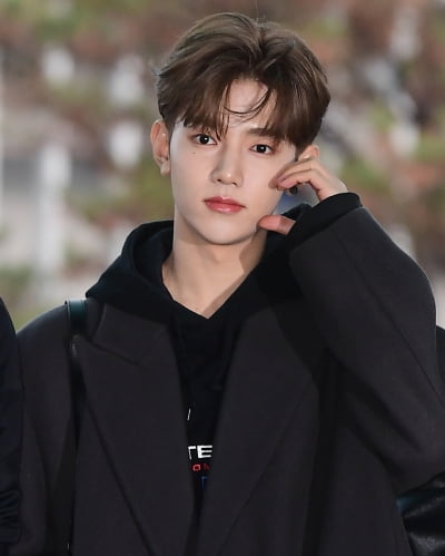 [TEN포토]제로베이스원 장하오 '황태자의 하트'