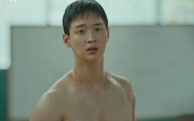 [종합] "나 너 좋아하냐" 이주명×장동윤의 설레는 관계 변화 ('모래에도 꽃이 핀다')