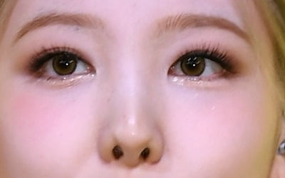 TWICE Nayeon donates again