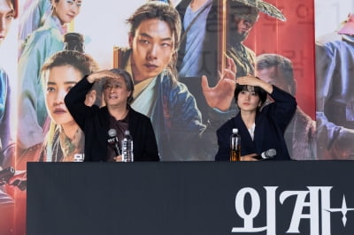 「韓国式章団のある映画」パク・チャンウク監督、「宇宙+人」絶賛