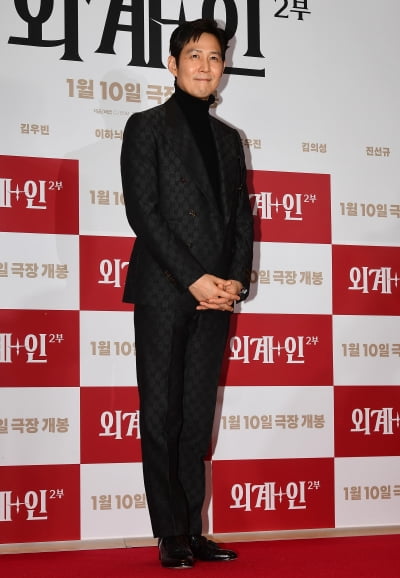 [TEN포토]이정재 '완벽한 수트핏'