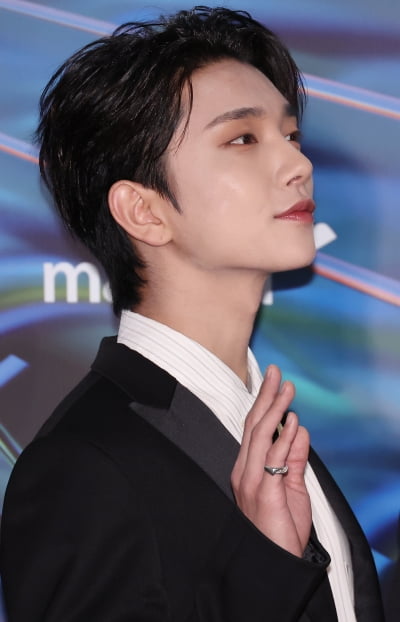 [TEN포토]세븐틴 조슈아 '샤프한 턱선'