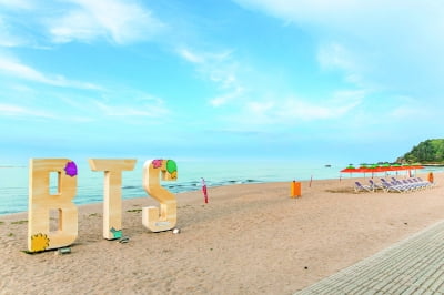 [Exclusive] Samcheok 'BTS' sculpture to be demolished due to Hive demands