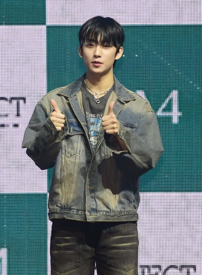 [TEN포토]B1A4 공찬 '타이틀곡 '리와인드' 최고'